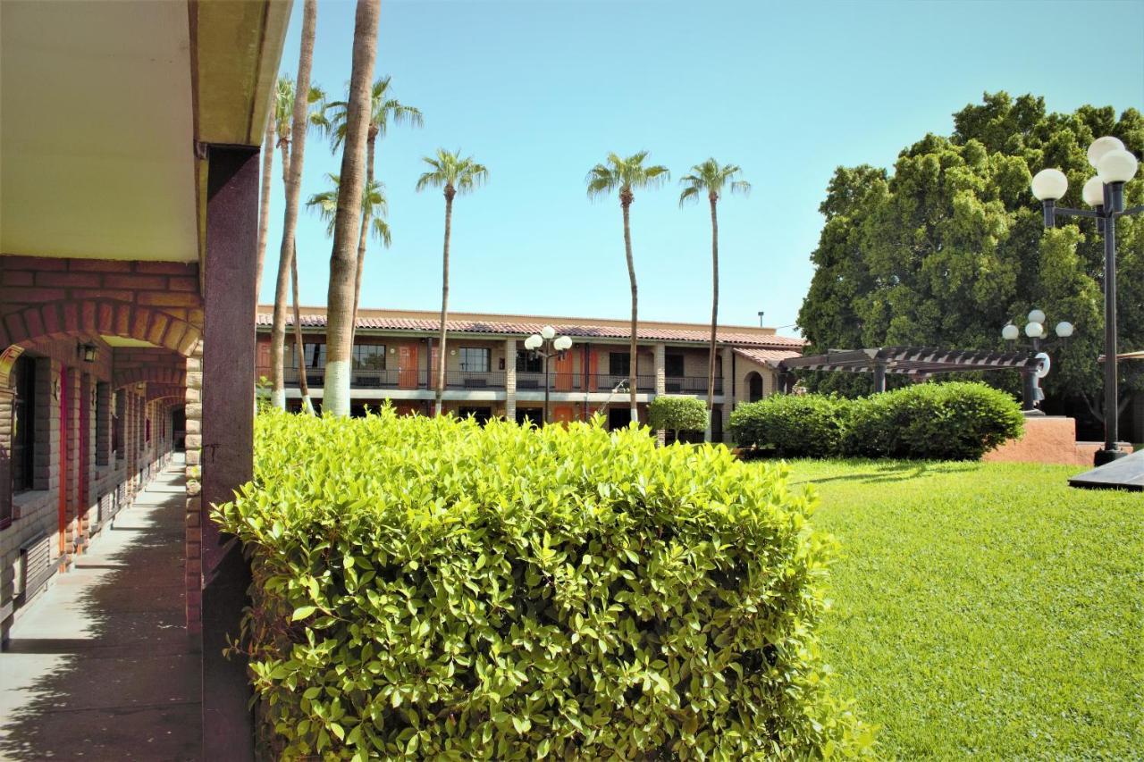 Hotel Colonial Mexicali Bagian luar foto