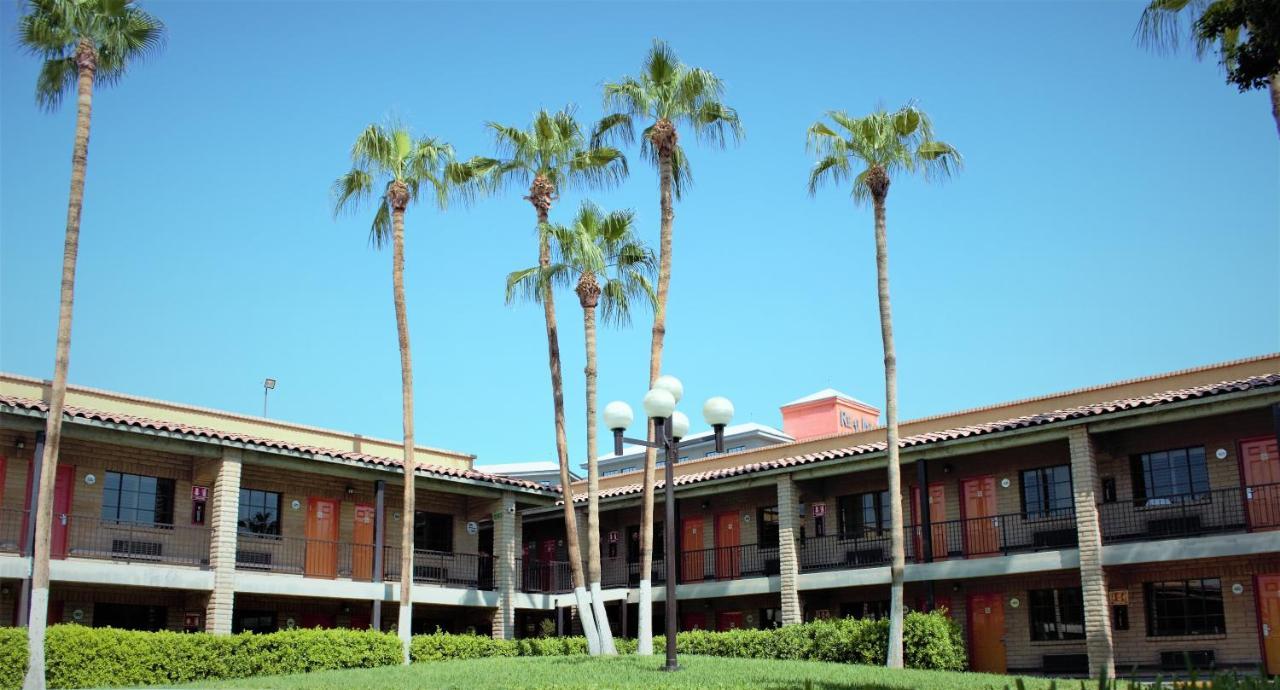 Hotel Colonial Mexicali Bagian luar foto