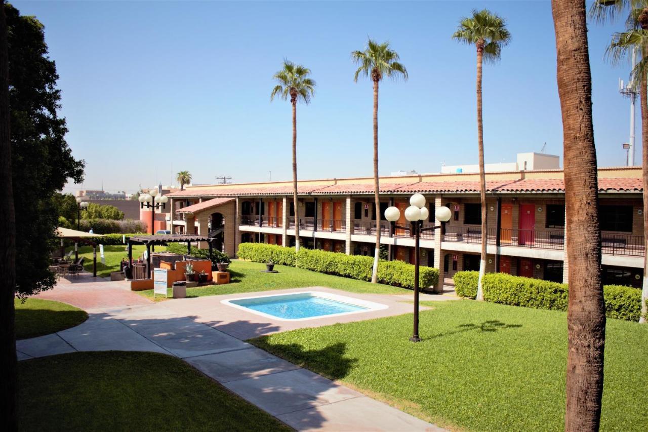 Hotel Colonial Mexicali Bagian luar foto