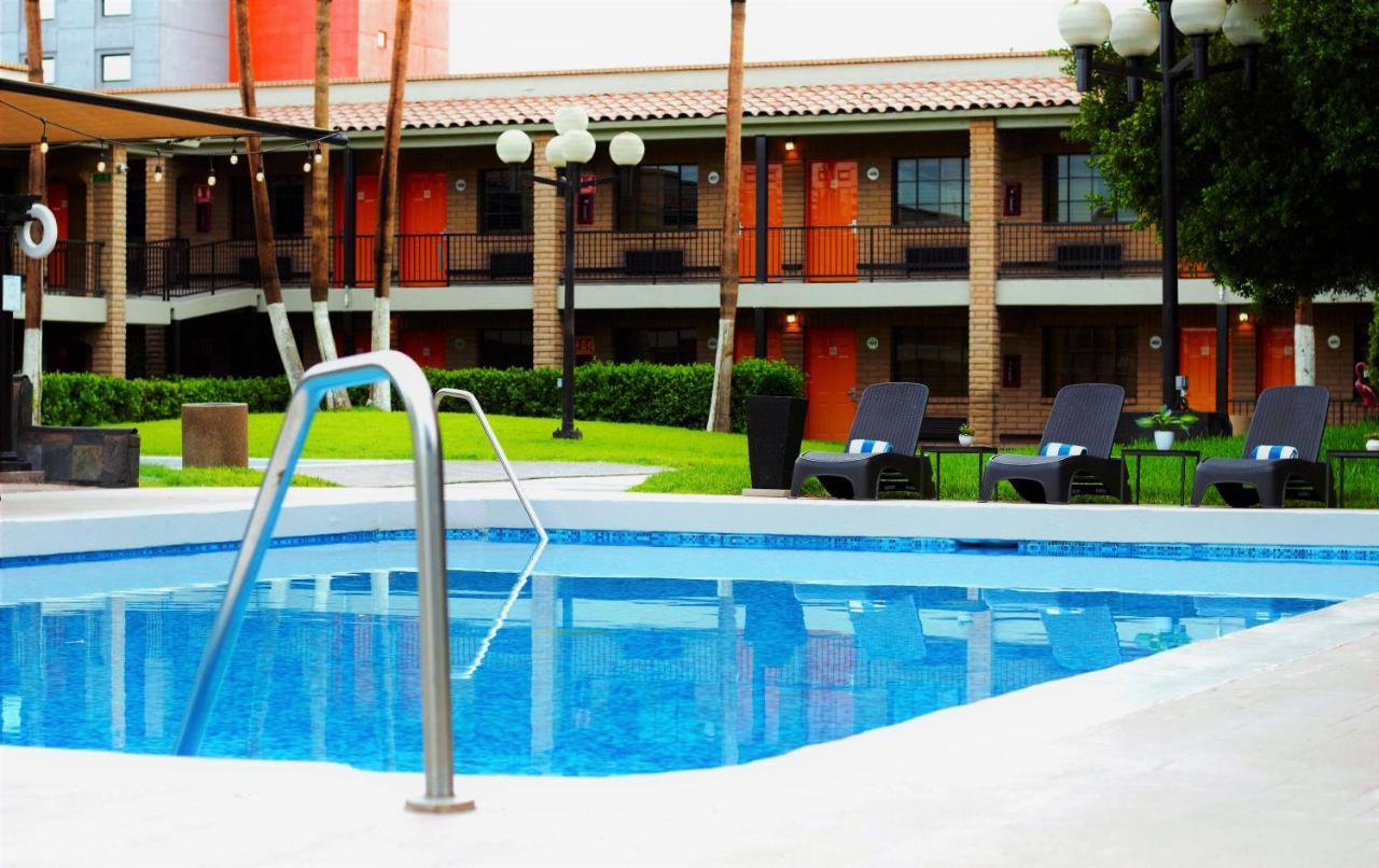 Hotel Colonial Mexicali Bagian luar foto