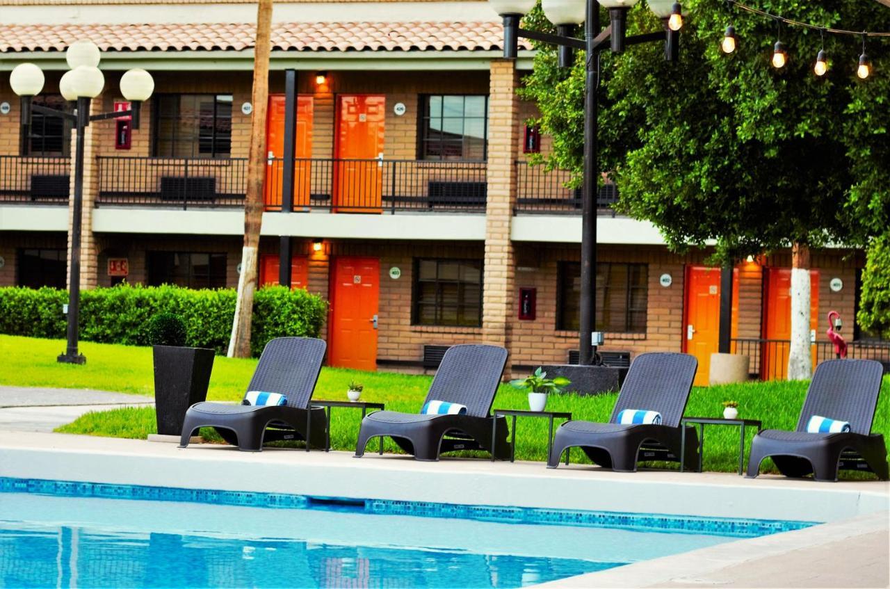 Hotel Colonial Mexicali Bagian luar foto