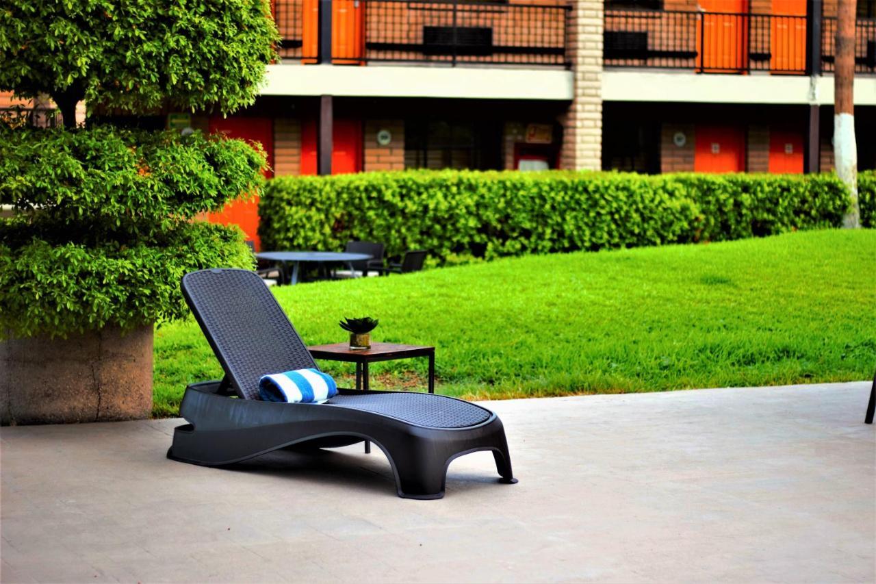Hotel Colonial Mexicali Bagian luar foto
