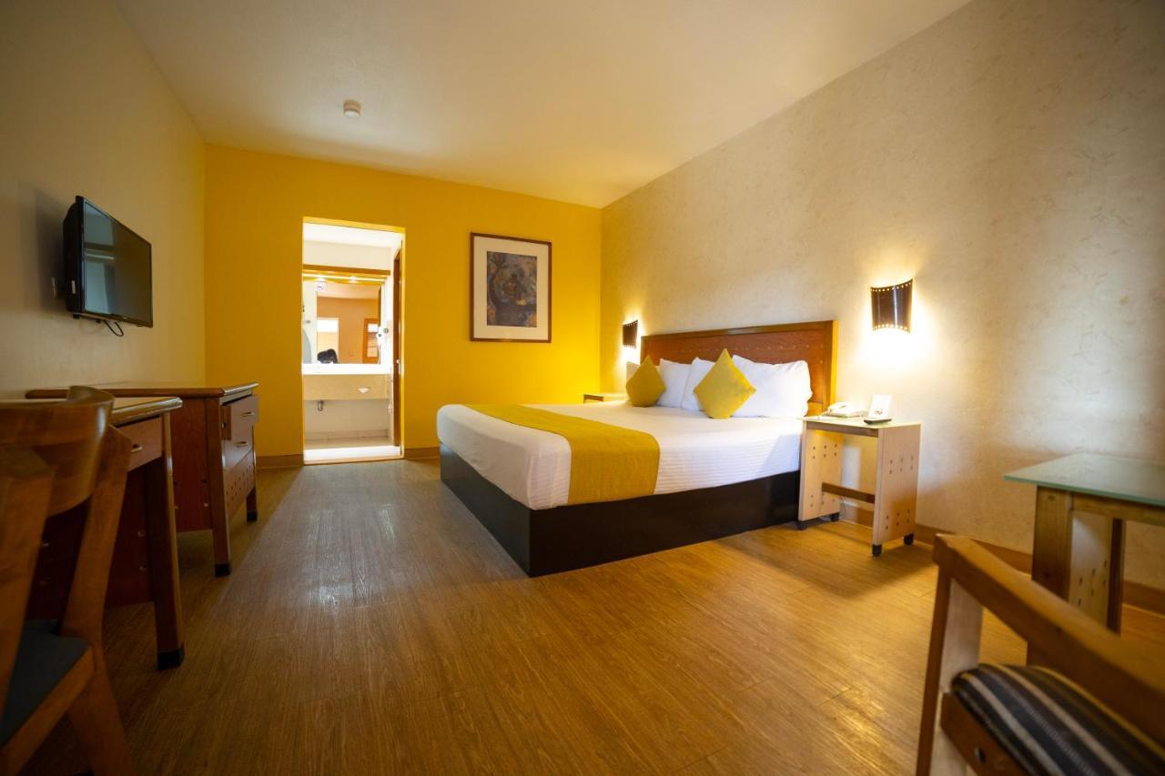 Hotel Colonial Mexicali Bagian luar foto
