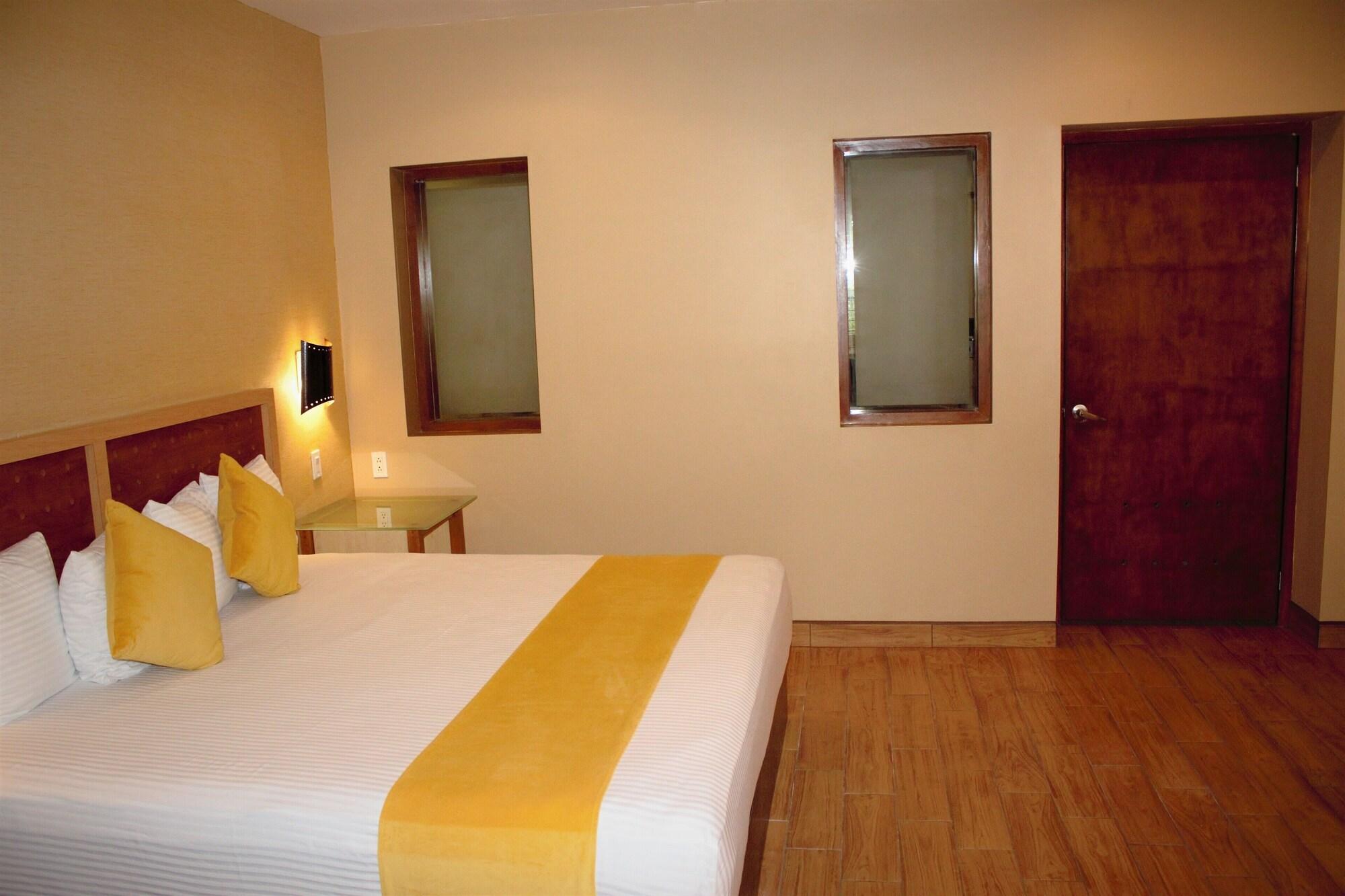 Hotel Colonial Mexicali Bagian luar foto