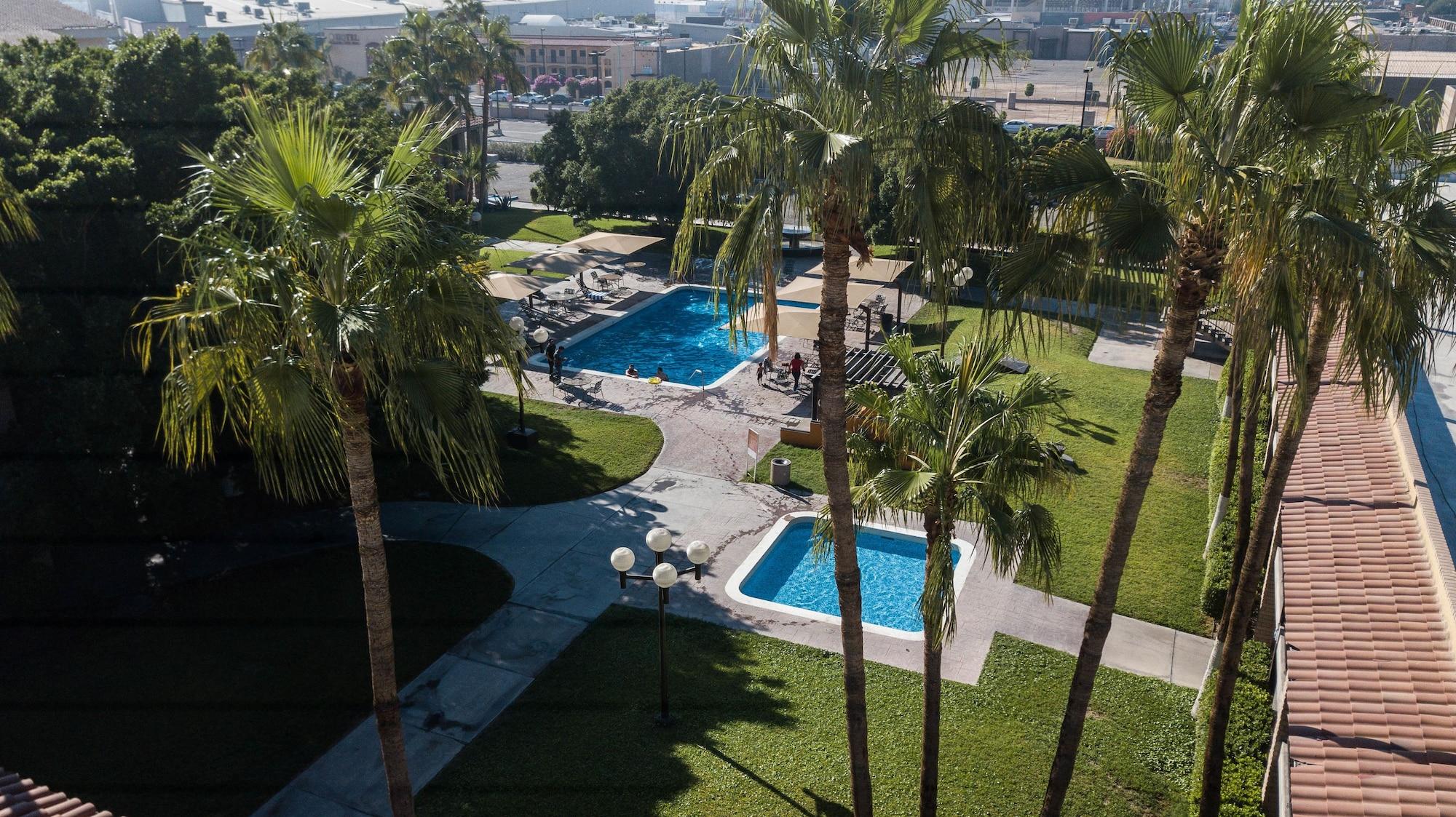 Hotel Colonial Mexicali Bagian luar foto