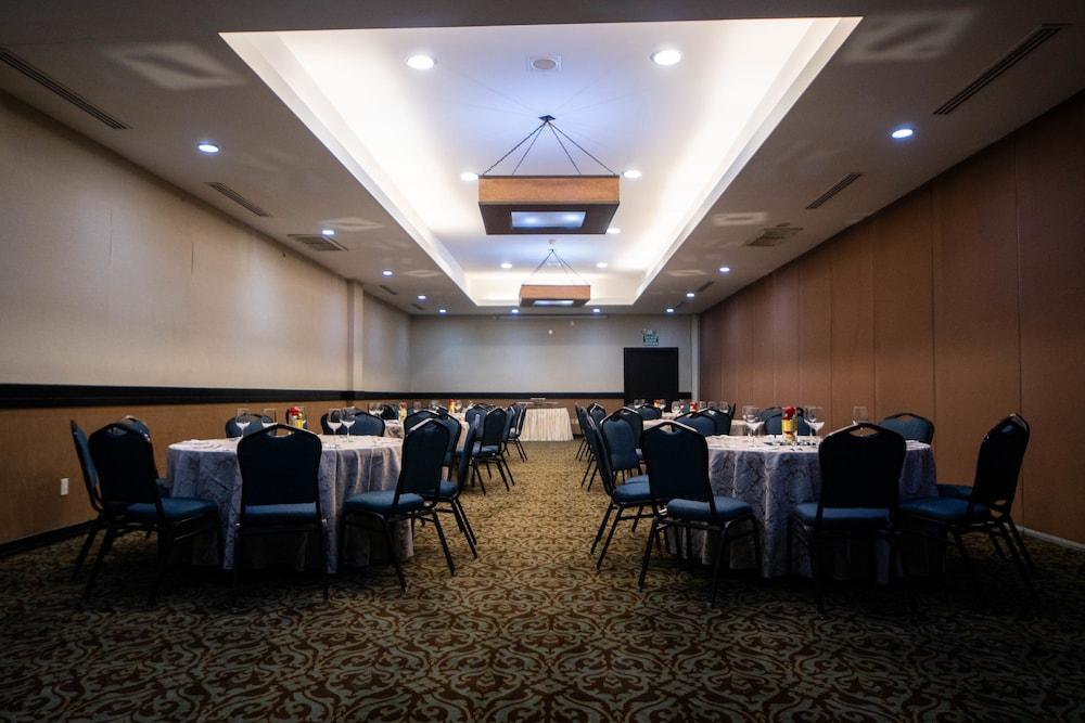 Hotel Colonial Mexicali Bagian luar foto