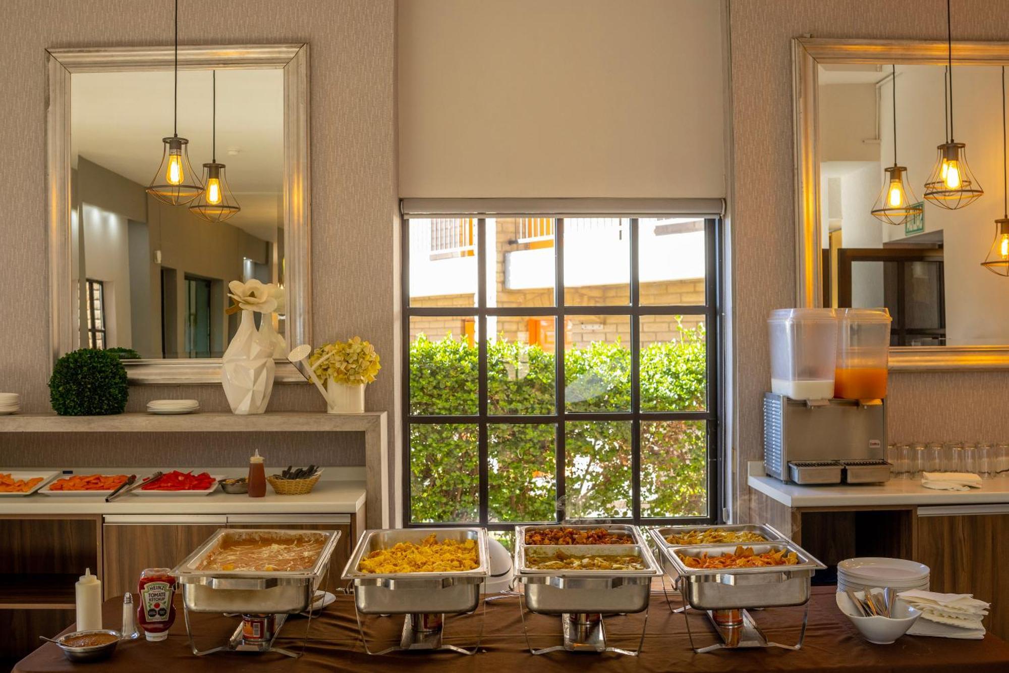 Hotel Colonial Mexicali Bagian luar foto