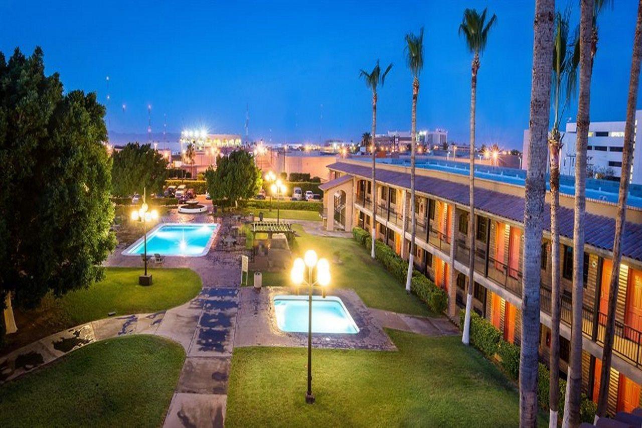 Hotel Colonial Mexicali Bagian luar foto